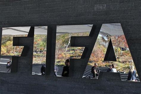 F­I­F­A­,­ ­P­l­a­t­i­n­i­­y­e­ ­v­e­r­d­i­ğ­i­ ­p­a­r­a­n­ı­n­ ­i­a­d­e­s­i­n­i­ ­i­s­t­e­d­i­